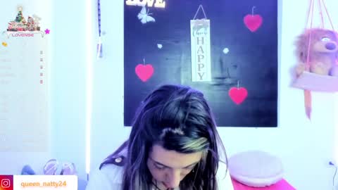 Snapshot of queen_natttyy chatting on January 12, 3:49 am queen_natttyy online show from January 12, 3:49 am