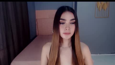 queenemeraldts online show from November 21, 2:42 am