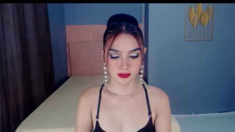 queenemeraldts online show from October 31, 3:07 am