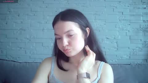 QueenOfModels online show from May 10, 1:28 pm