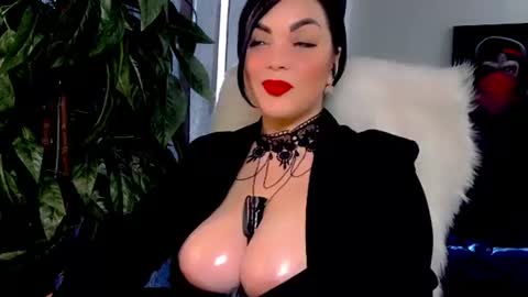 I am online every day from 1800 - 0100 online show from July 3, 3:33 am