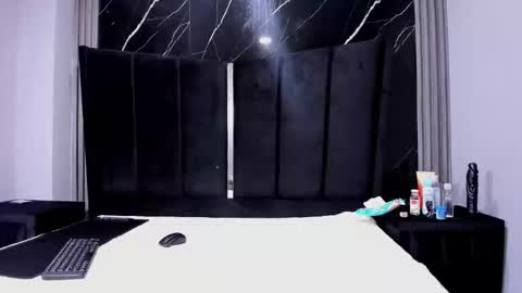 queenstarhyl online show from March 7, 7:30 am