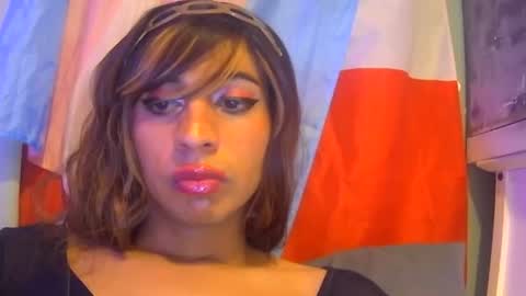 Mia online show from October 28, 8:48 am