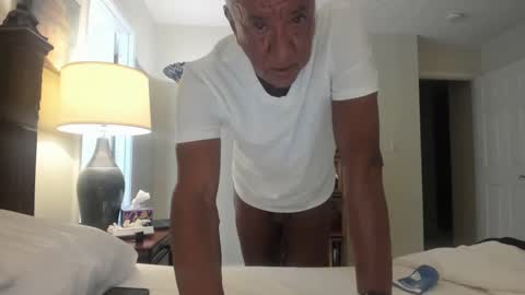 Snapshot of quest_one chatting on September 12, 2:24 am Jim online show from September 12, 2:24 am