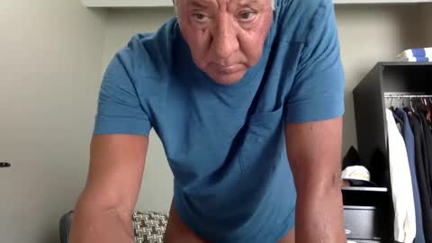 Snapshot of quest_one chatting on September 28, 11:47 pm Jim online show from September 28, 11:47 pm