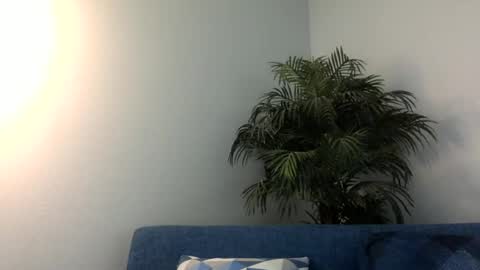 Snapshot of quest_one chatting on December 24, 6:50 pm Jim online show from December 24, 6:50 pm