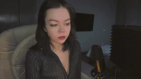 quietluxury online show from February 11, 1:48 pm