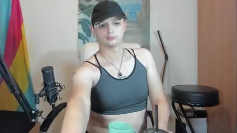 QWST4R online show from September 25, 8:05 pm