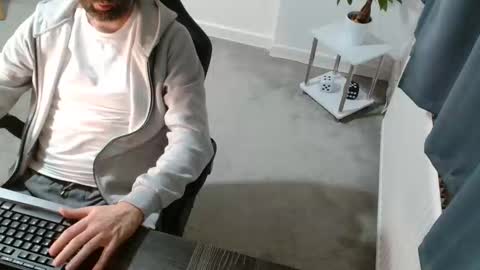 Rare online show from November 19, 7:45 pm