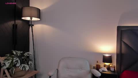    online show from November 14, 7:05 pm