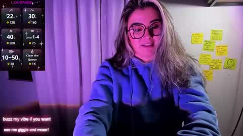 Rachel Foss online show from December 13, 11:06 pm