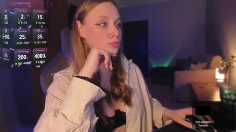 Snapshot of rachel_passion chatting on December 20, 7:44 am Diana online show from December 20, 7:44 am