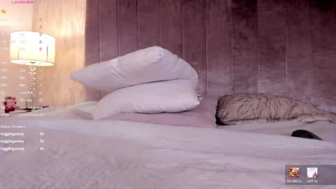 Mariana online show from March 6, 9:25 pm