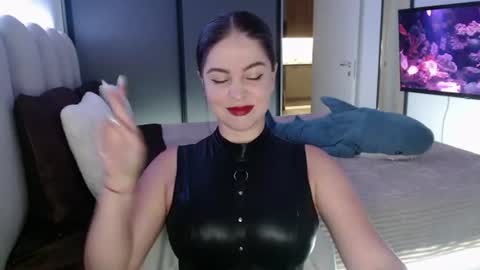 Call me Miss. online show from July 25, 9:57 pm