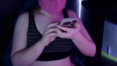 raeluv333 online show from March 4, 12:29 am