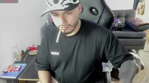 ragnar_lothbrok77 online show from January 18, 9:02 pm