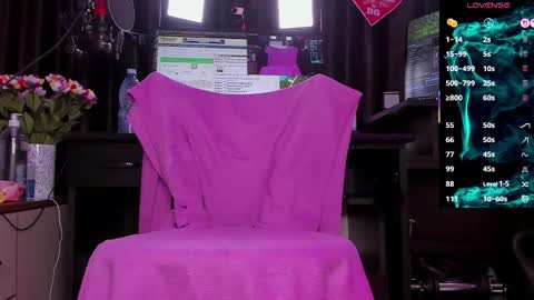 Snapshot of raissa_sky26 chatting on October 6, 2:40 am Laura online show from October 6, 2:40 am