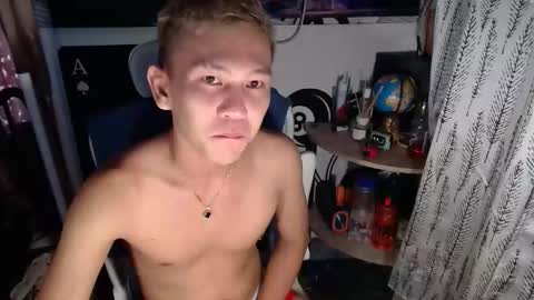 ralfhuge24 online show from March 30, 12:01 am