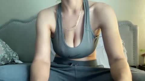 RamonaJ online show from December 22, 7:10 pm