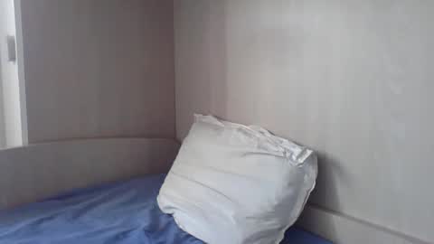 randomguy_42 online show from September 29, 6:34 am