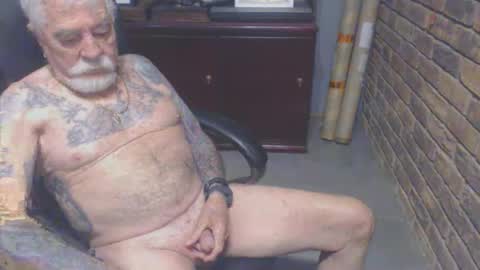 randyrodluvs69 online show from October 14, 9:07 pm