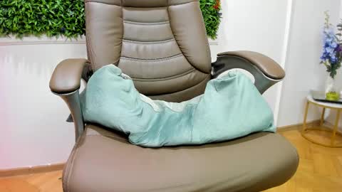 Rania online show from November 21, 11:30 am