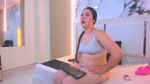 rapuzelhl online show from June 10, 2:38 pm