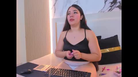 rapuzelhl online show from June 5, 2:33 pm