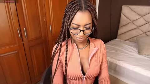 Raquel online show from February 1, 12:02 pm