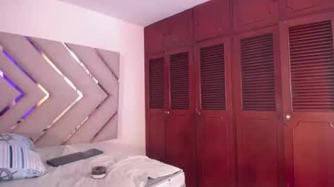 RAVEN FOXTER online show from November 22, 8:07 pm