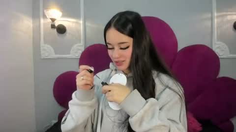 raven_loove online show from August 5, 4:48 pm