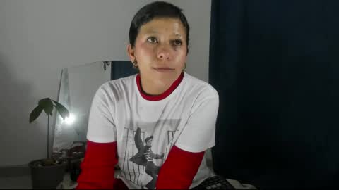 Snapshot of raven_rouge chatting on March 11, 3:04 am gata online show from March 11, 3:04 am