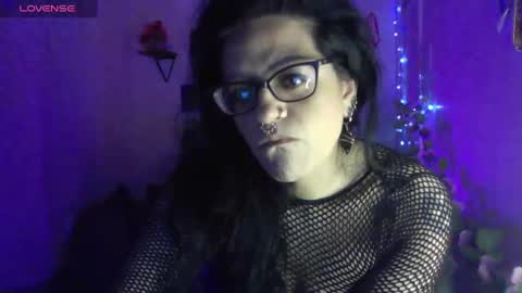 Snapshot of ravenandsin chatting on December 3, 1:14 am Raven online show from December 3, 1:14 am