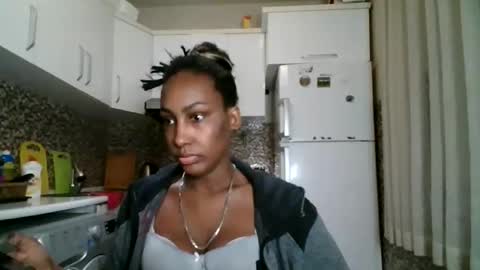 ravenbby online show from May 9, 4:46 pm