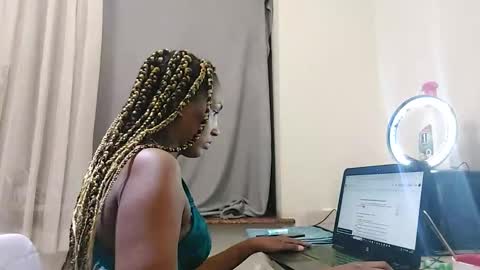 ravenbby online show from May 14, 4:38 pm