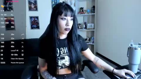 ravenelle_ online show from July 9, 10:03 pm