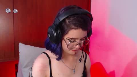 raventh_ online show from March 7, 3:34 pm