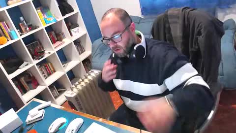 ravingr3d3 online show from January 13, 11:29 am