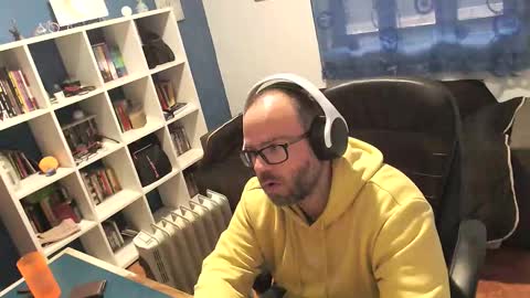 ravingr3d3 online show from November 23, 3:43 pm