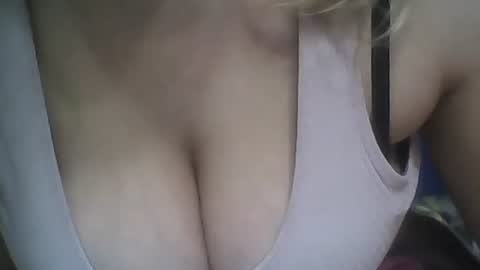 Snapshot of rayday_ chatting on December 4, 10:29 am rayday_ online show from December 4, 10:29 am