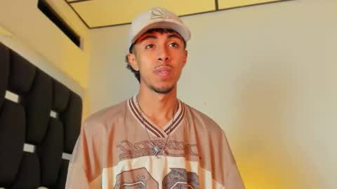 Snapshot of raydevil_ chatting on October 28, 6:36 am Rayn online show from October 28, 6:36 am