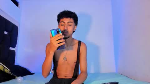 Snapshot of raydevil_ chatting on October 1, 2:43 am Rayn online show from October 1, 2:43 am