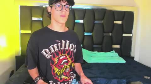 Rayn online show from April 15, 7:58 pm