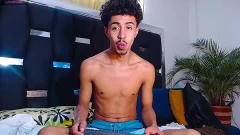 Snapshot of raydevil_ chatting on January 26, 6:06 pm Rayn online show from January 26, 6:06 pm