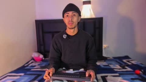 Snapshot of raydevil_ chatting on October 13, 1:29 am Rayn online show from October 13, 1:29 am