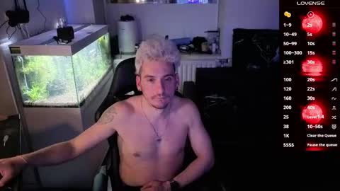 Rayzel online show from March 20, 6:35 pm