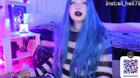 Snapshot of razor_claw chatting on October 13, 8:55 pm My kittensIm on vacation until July 25th. You can join the fan club  free content  online show from October 13, 8:55 pm