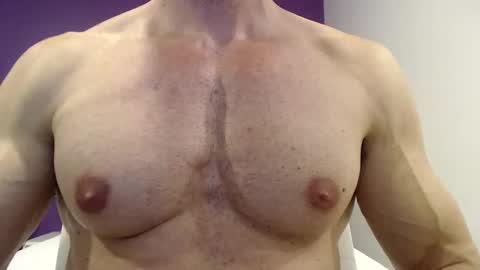Snapshot of razorramon13 chatting on October 9, 9:48 am razorramon13 online show from October 9, 9:48 am