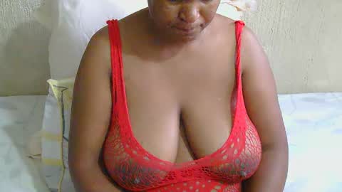 RealAmazingBoobs online show from February 25, 4:46 am