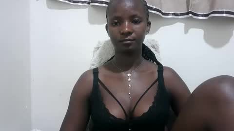 Snapshot of realqueen_ chatting on October 9, 4:56 pm queen online show from October 9, 4:56 pm